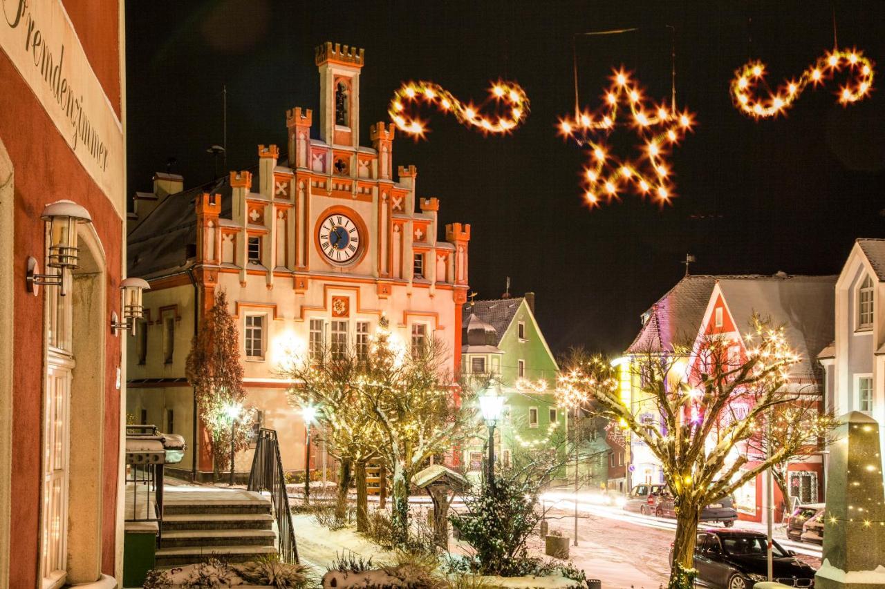 Hotel-Gasthof Zur Post Velburg Extérieur photo
