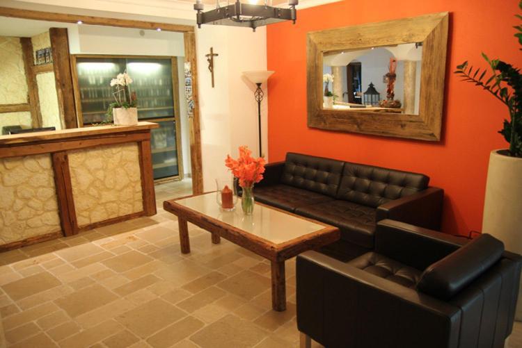Hotel-Gasthof Zur Post Velburg Extérieur photo